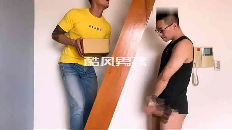 猛男搬家公司首席猛男N大，满足你的搬家幻想