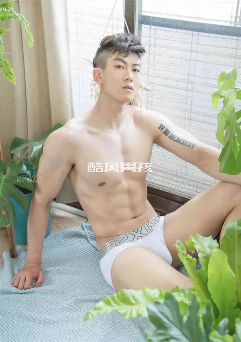 VIRILE 性感志 NO.37 筋肉型男教练-ALBERT | 写真+视频