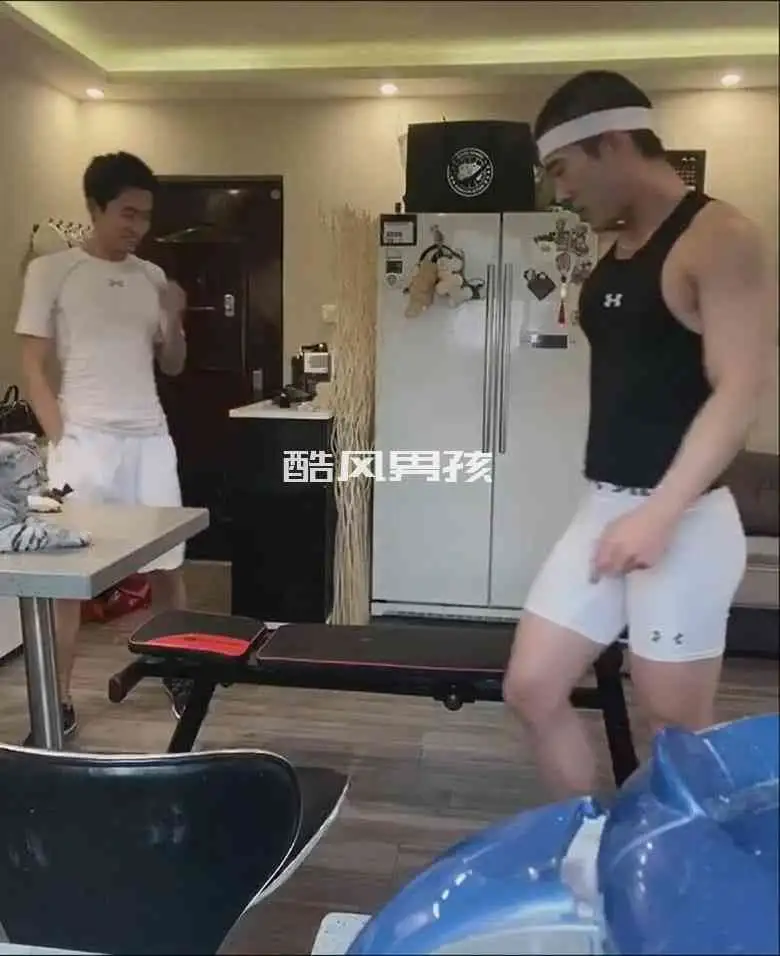 健体教练诱导纯情男学生