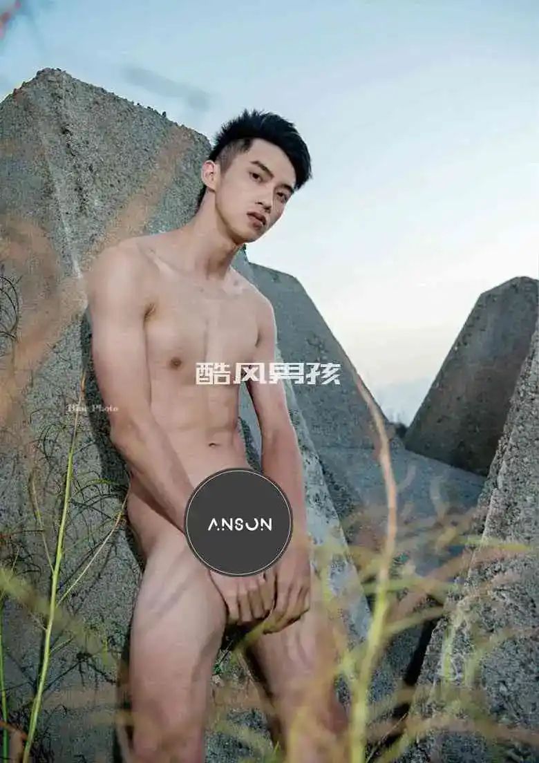 BLUEPHOTO 蓝摄 NO.79 雅痞男的探索多汁喷身寸-蛮 | 写真+视频