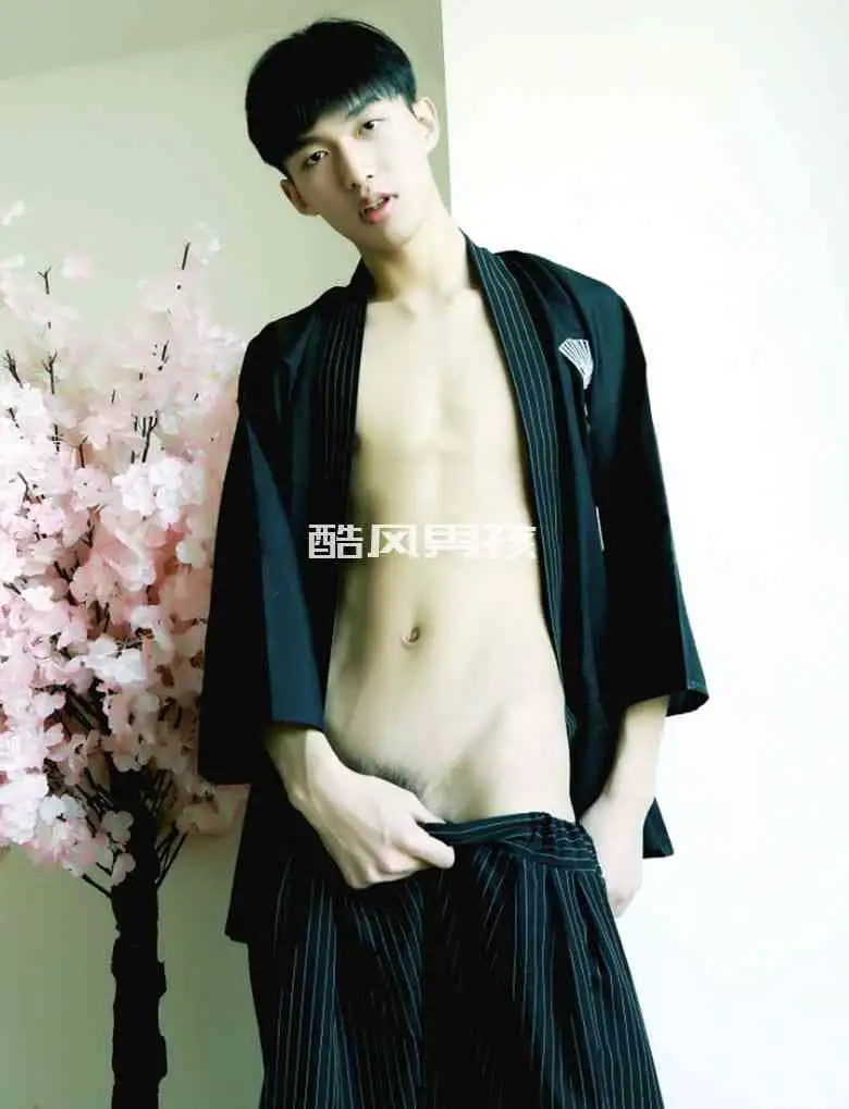 型男魅力写真莫仔豪写真+视频展现型男风采