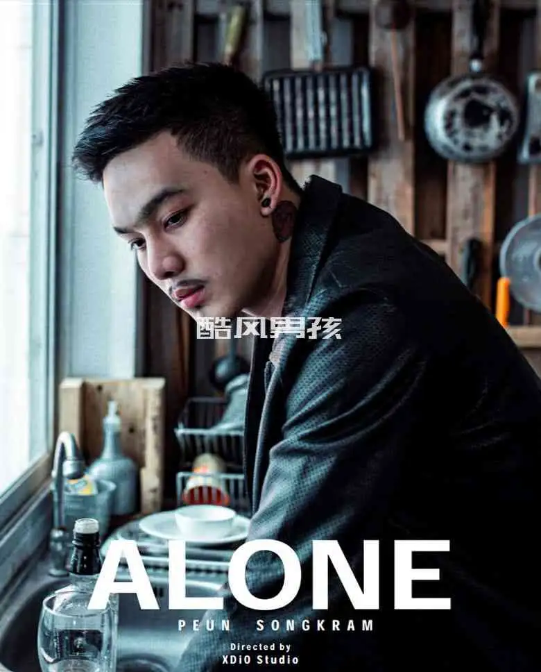 ALONE NO.01孤独的行者