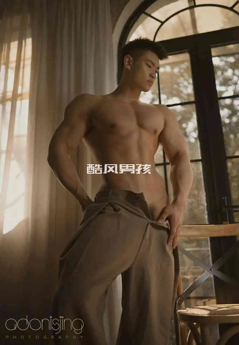 Arel的诱惑肉体写真集，展现大男孩的性感魅力