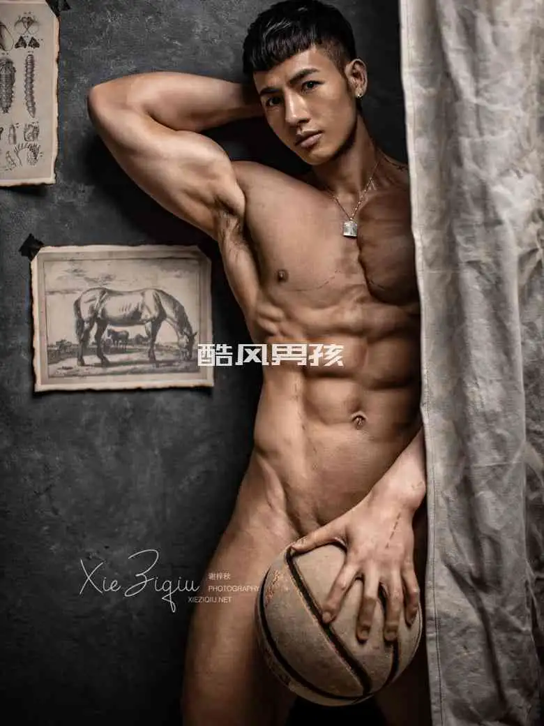 摄影师谢梓秋捕捉男孩的青春魅力——BODYSTYLE NO.28 CHENG