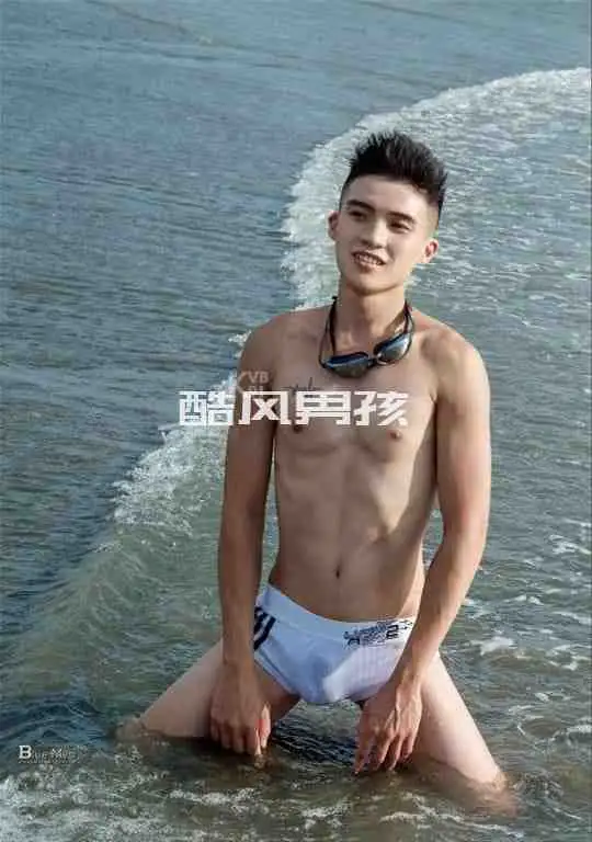 阳光肌肉男 GUTI性感写真大片