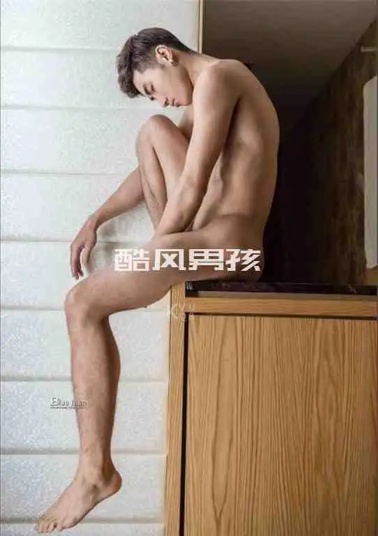 蓝男色写真系列型男健身教练许禾的诱惑