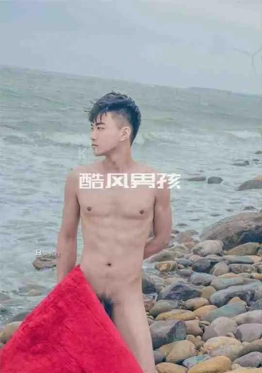 BLUEMEN 蓝男色 NO.112 海风下的咖啡暖男 - 乐高写真集