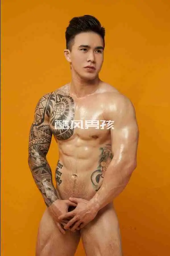 型男写真洛根的性感魅力