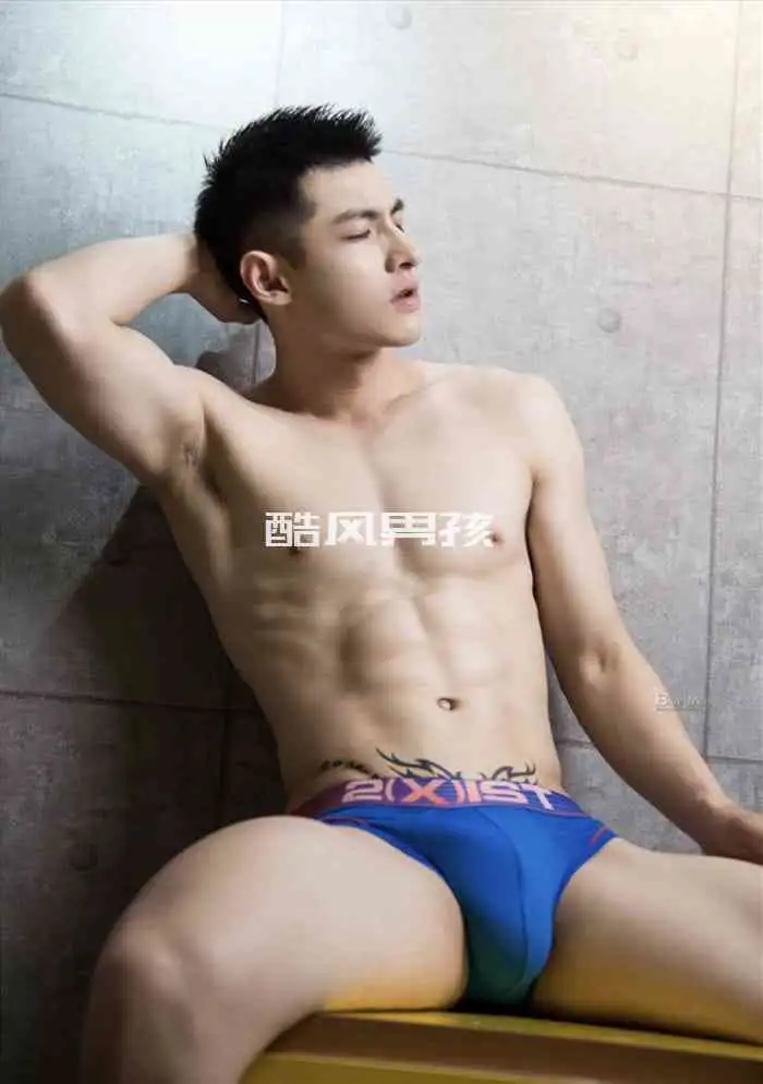 VIRILE 男人味 NO.02 平面广告人气模特儿-穆星 写真视频合辑