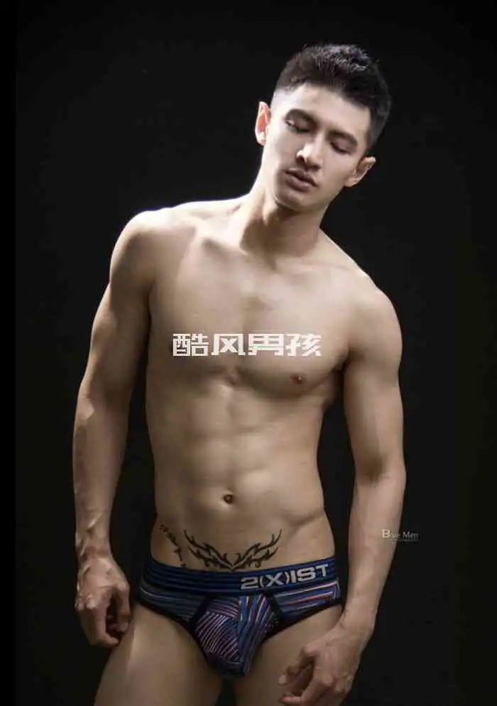 VIRILE 男人味 NO.02 平面广告人气模特儿-穆星 写真视频合辑