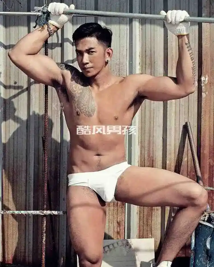 建筑工人猛男写真TUM MONGKOL，力量与性感的交织