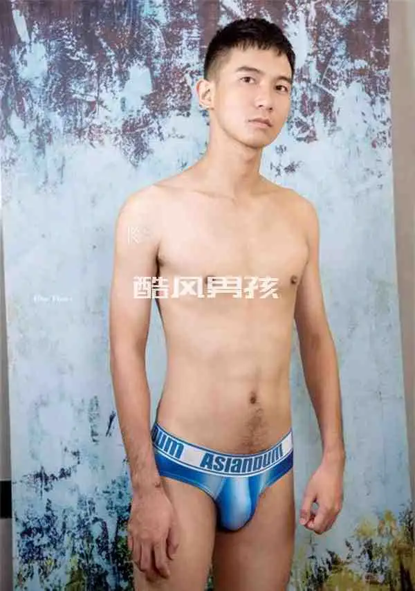 【蓝摄 NO.32】型男仕闳的诱惑写真