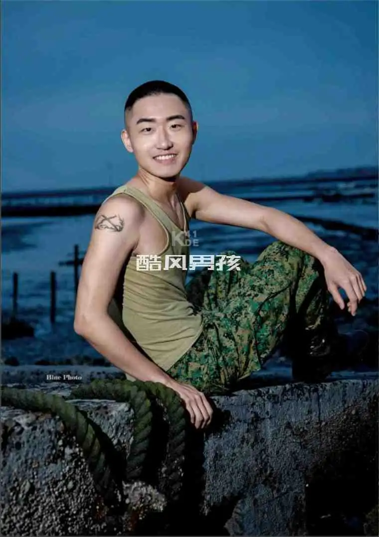 阳光美型男刘小兵写真写真喷发版