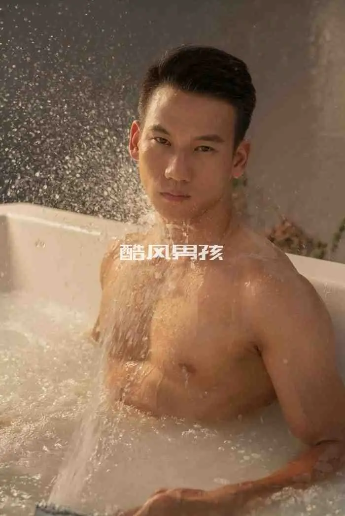 越南少年写真——《BANG MAGAZINE NO.10 NGUYEN TIEN QUAN》