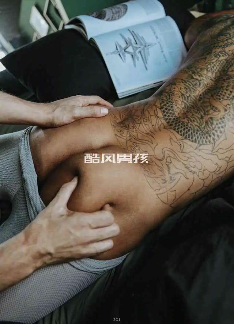 粗旷型男的浓密森林