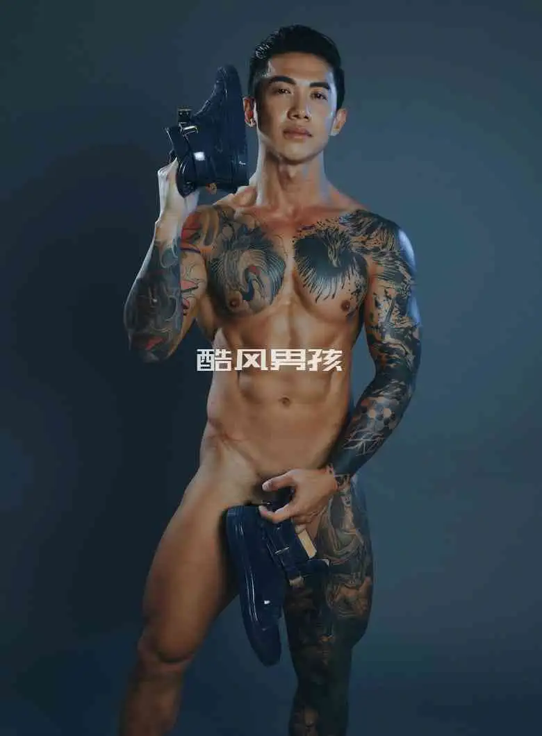 魅惑男模写真——来自ONLYFANS的全见版