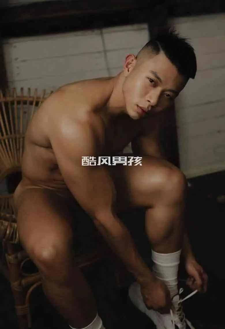 肌肉男模写真大放送崔荣建的ONLYFANS珍藏版