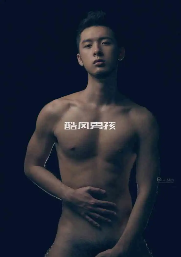 VIRILE 性感志 NO.26 暖男性感的瞬间——莱昂 | 非全见版