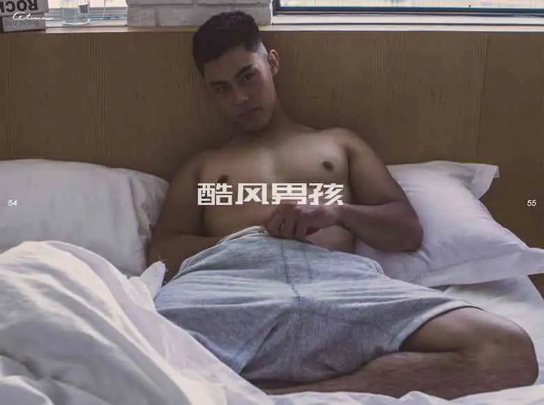 阳光暖男BRAD写真特辑健硕身材，自然不做作