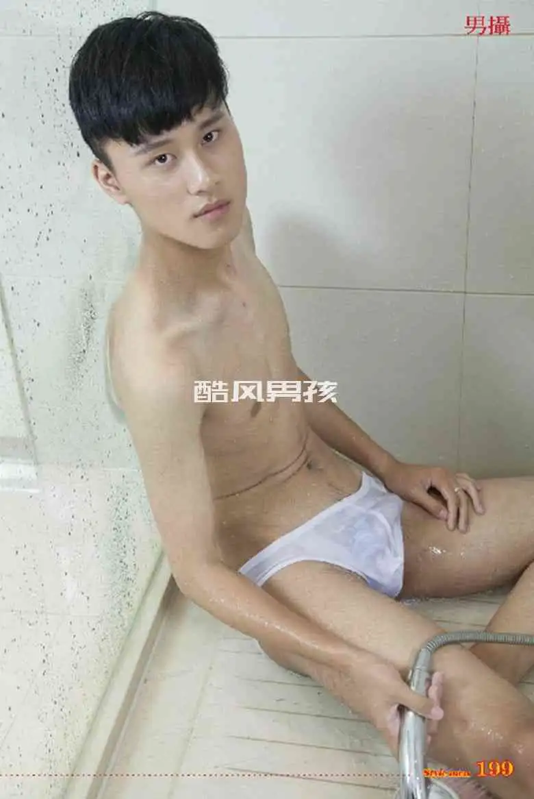 哈尔滨大男孩周亮凯写真成熟豪放的男孩魅力