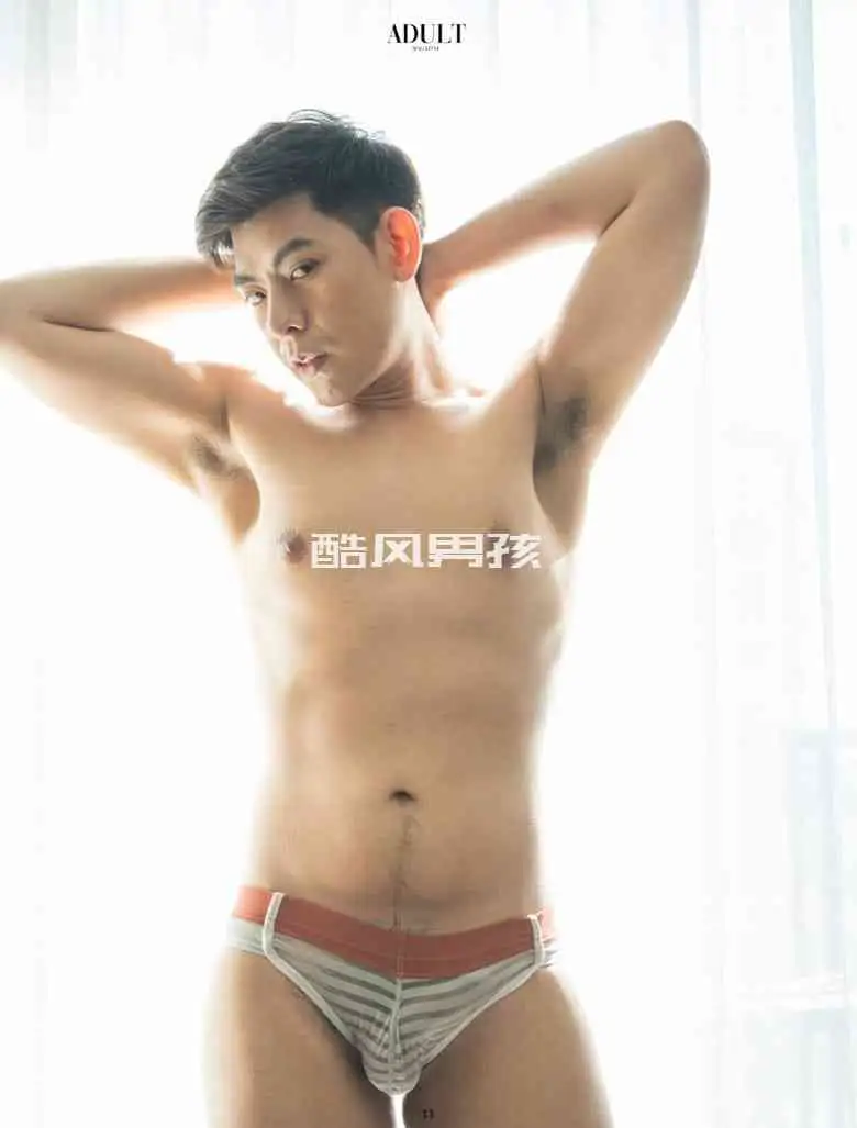 斯文眼镜男的性感诱惑——ADULT MAGAZINE NO.04 ARM 写真