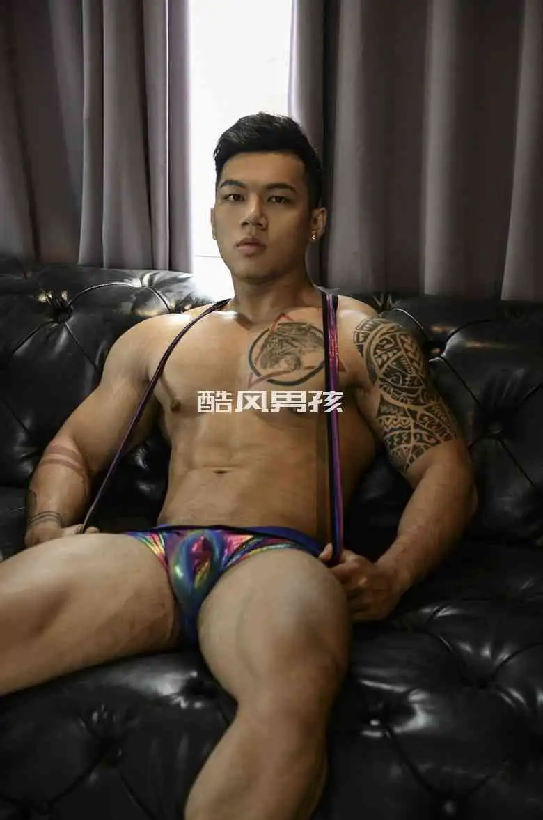 越南网红猛男写真集健美型男Pinky的肌肉盛宴