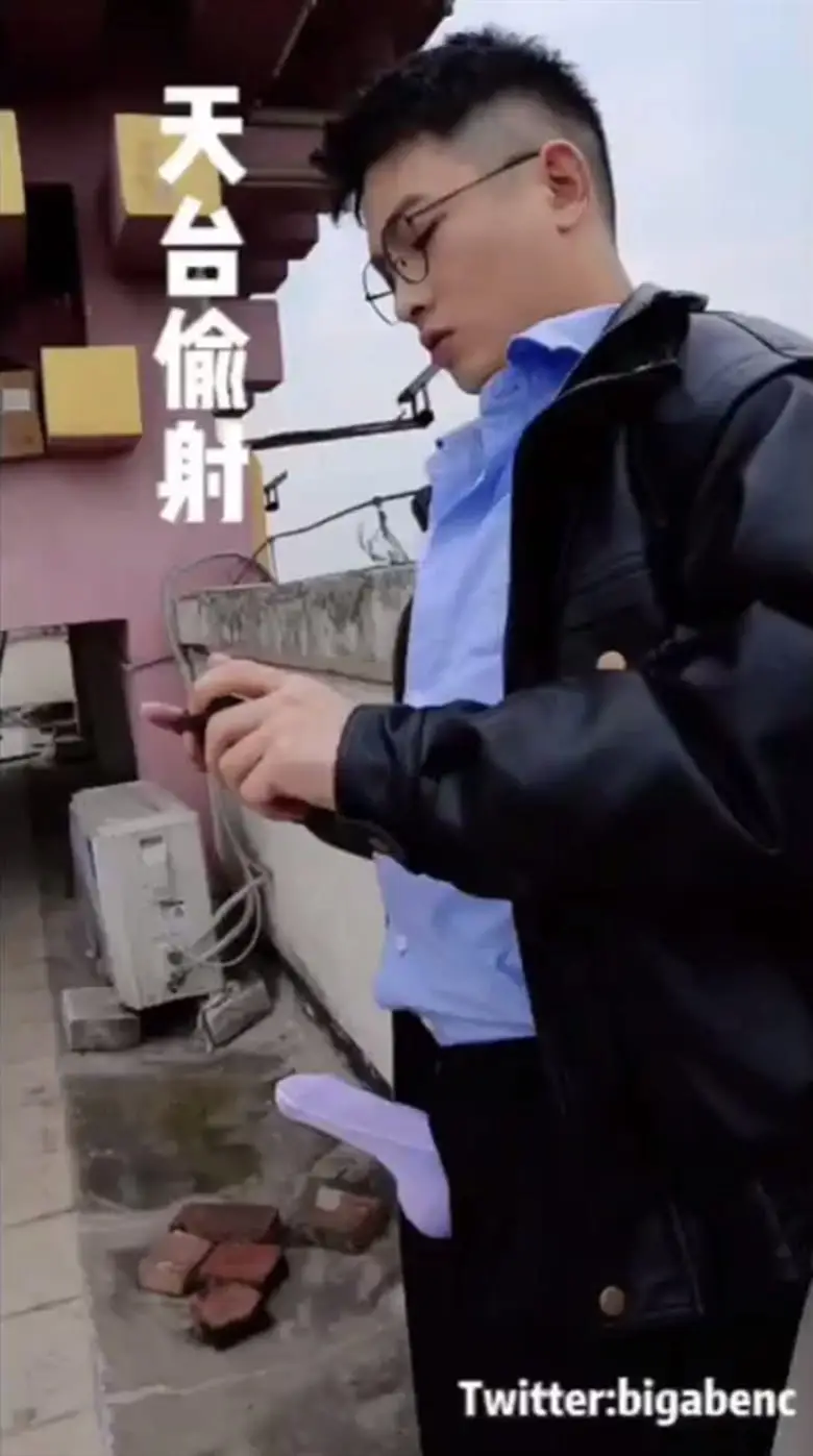 四川小虎的阳台偷窥记