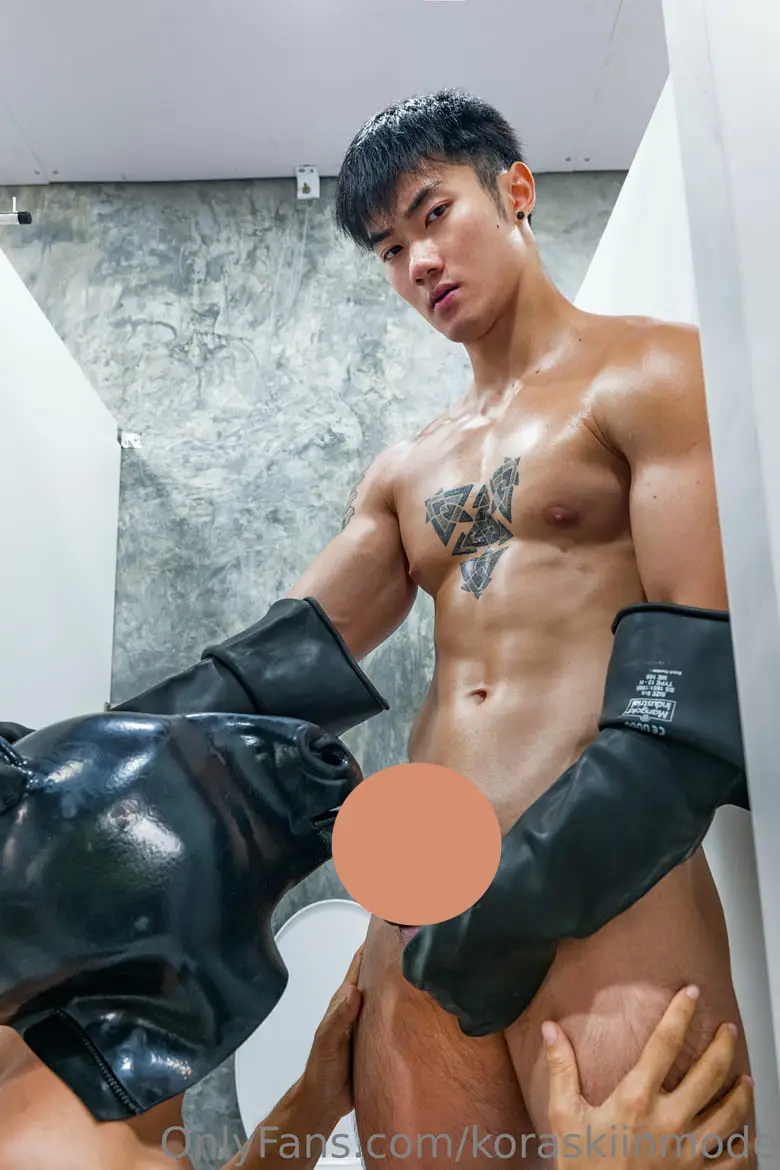 SKiiNMODE NO.77男生专属如厕时尚写真